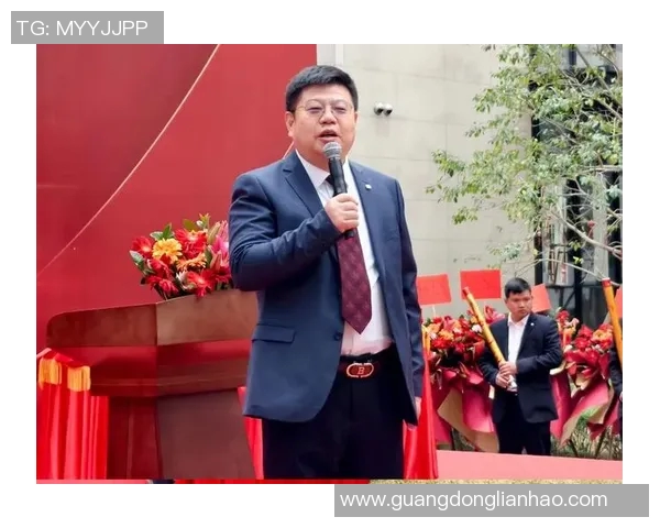 姚明与谢亚龙携手推动中国篮球发展新篇章共创辉煌未来