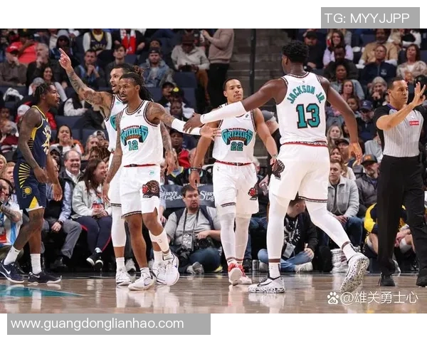 猛龙主场连胜，卫冕冠军气势如虹：一场不容错过的篮球盛宴